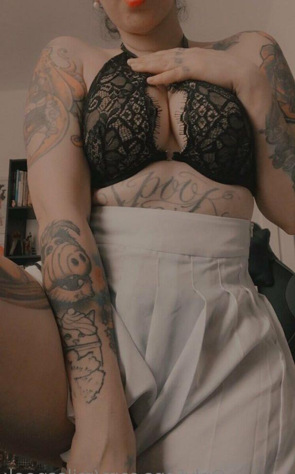 25P Mila Spook nude