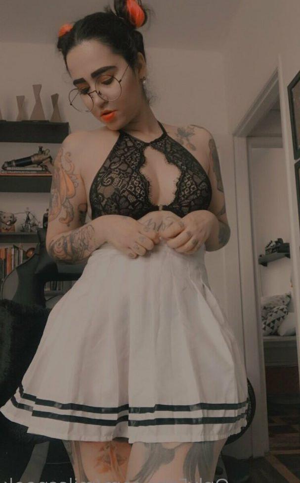 25P Mila Spook nude