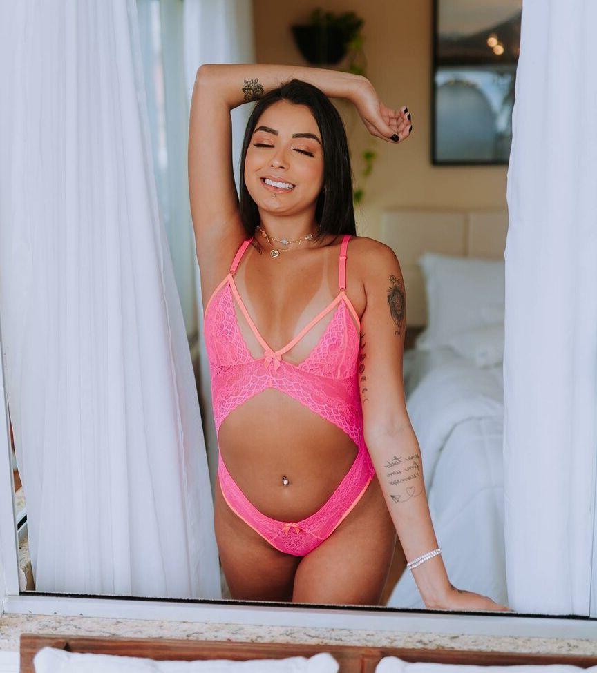 7P Naty Carolinne nude