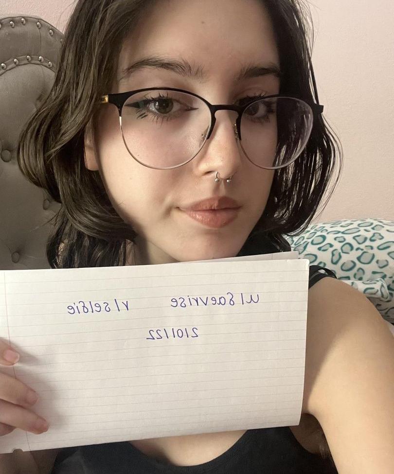 21P Faevrise nude