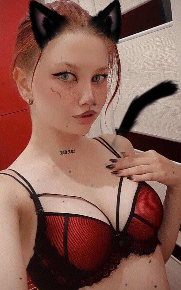 25P Alexandra Bessonova nude
