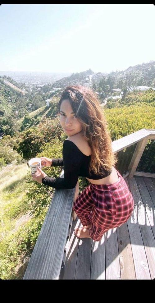 25P Nadine Velazquez nude