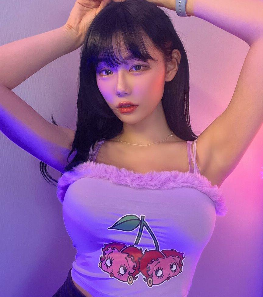 25P Berry nude