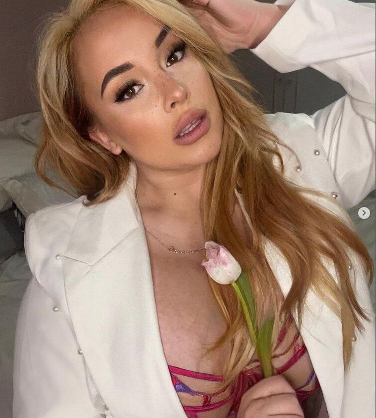 25P Smoph nude