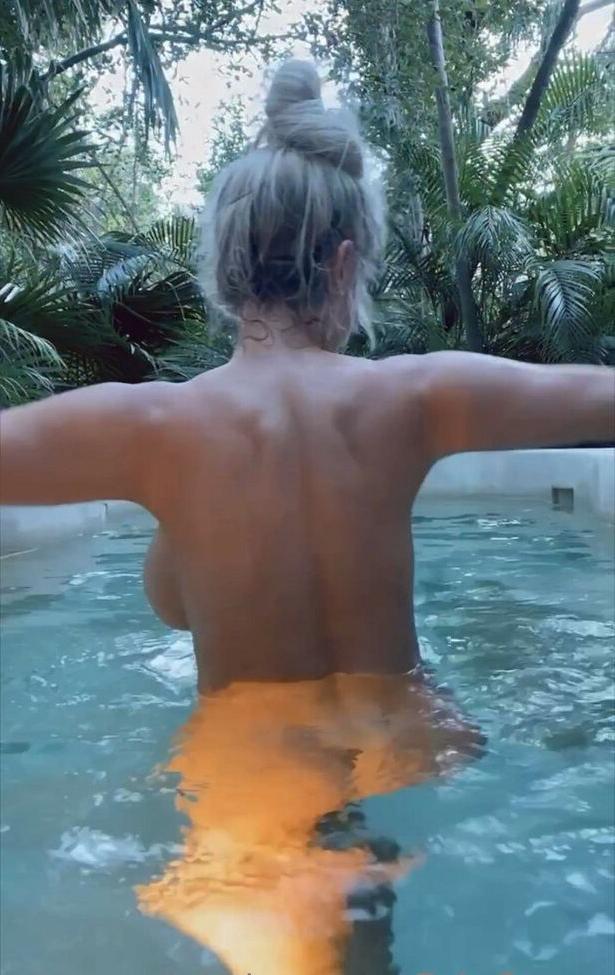 25P Caitlin Arnett nude