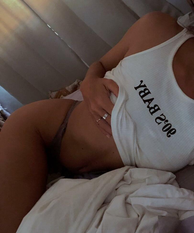 25P Courtney nude