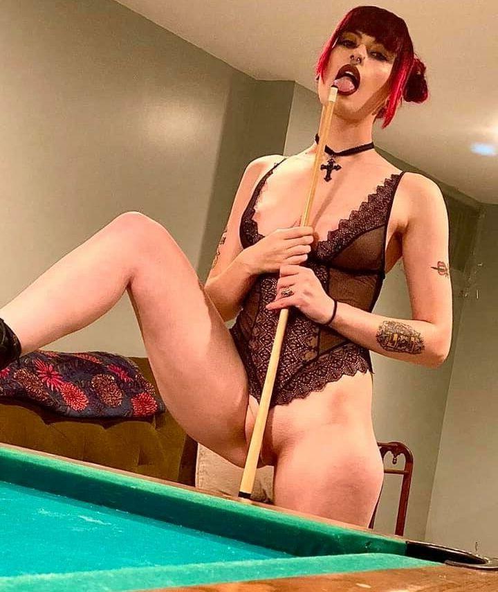 25P Taylor Evanchak nude