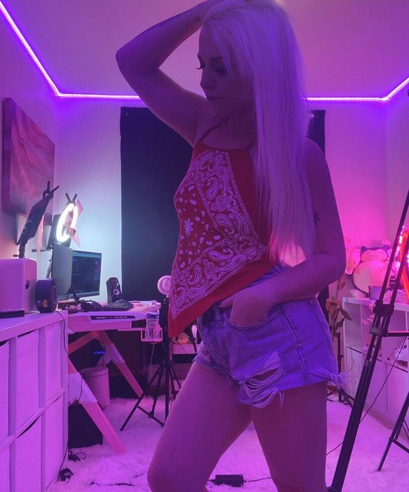 13P ASMR Shanny nude