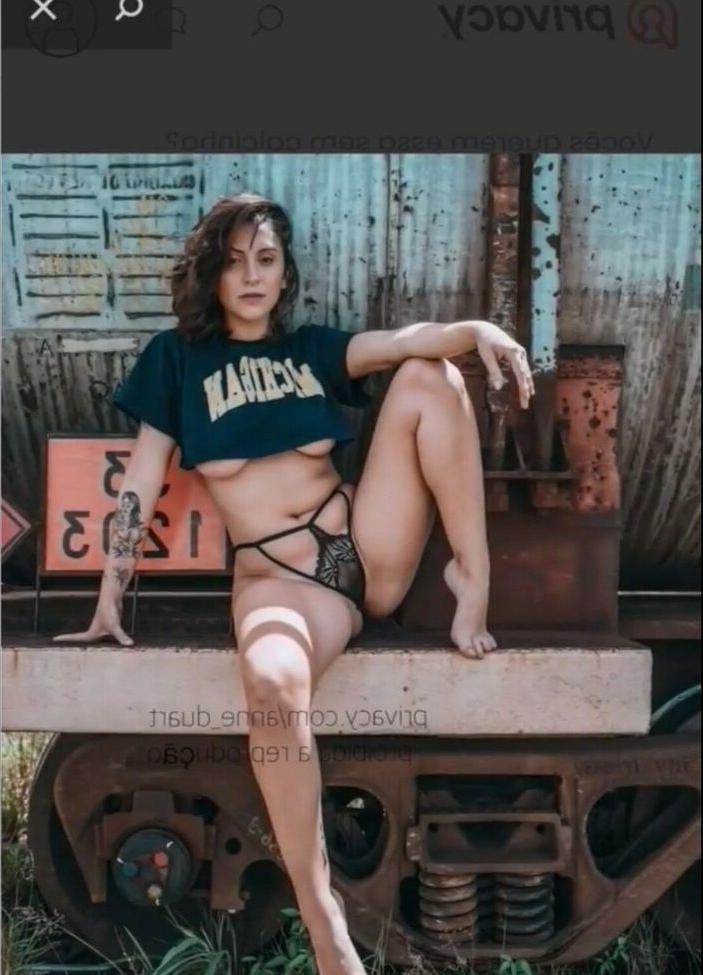 7P Giulianne Duarte nude