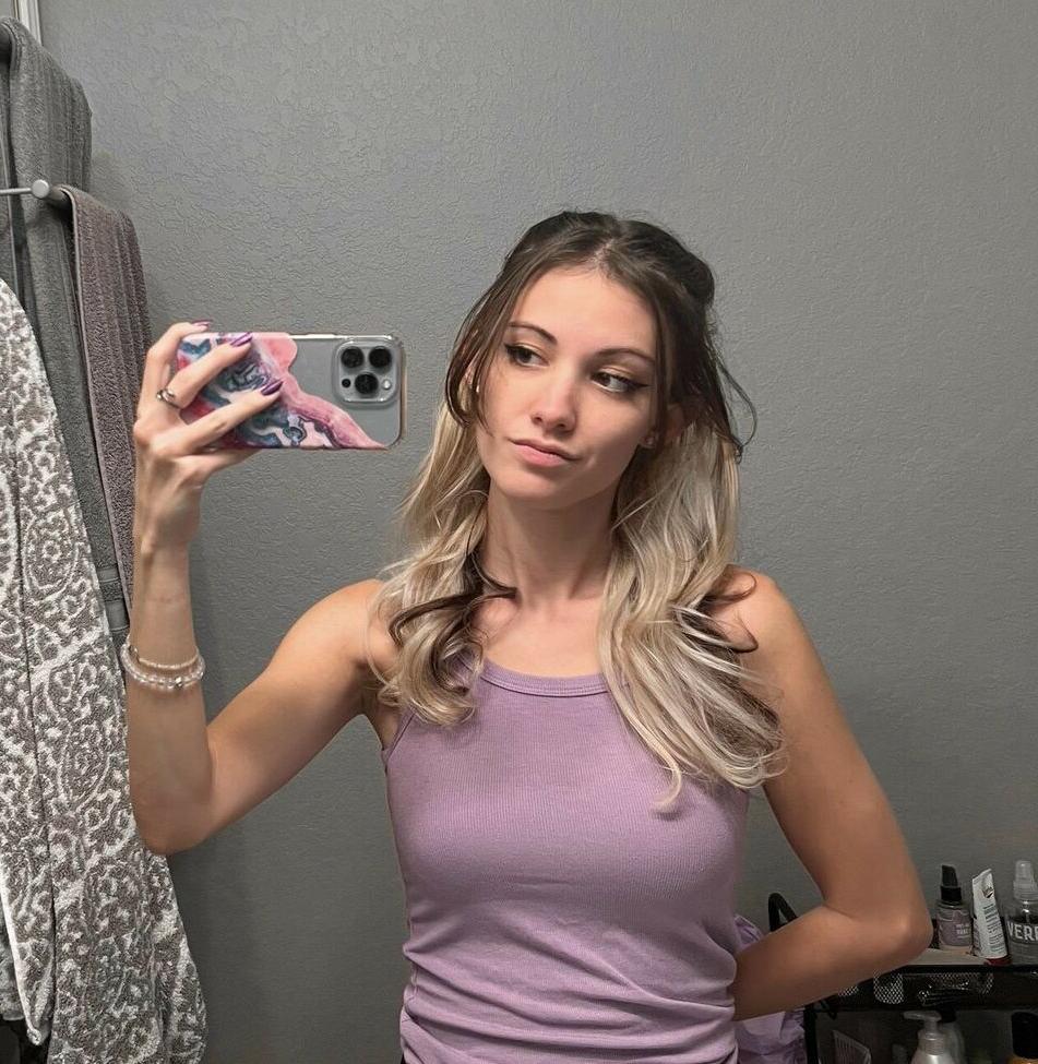 21P Echochlo nude