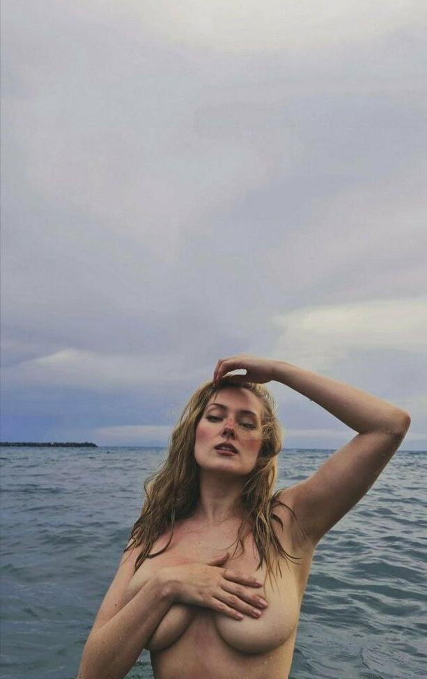 25P Eva Sindlerova nude