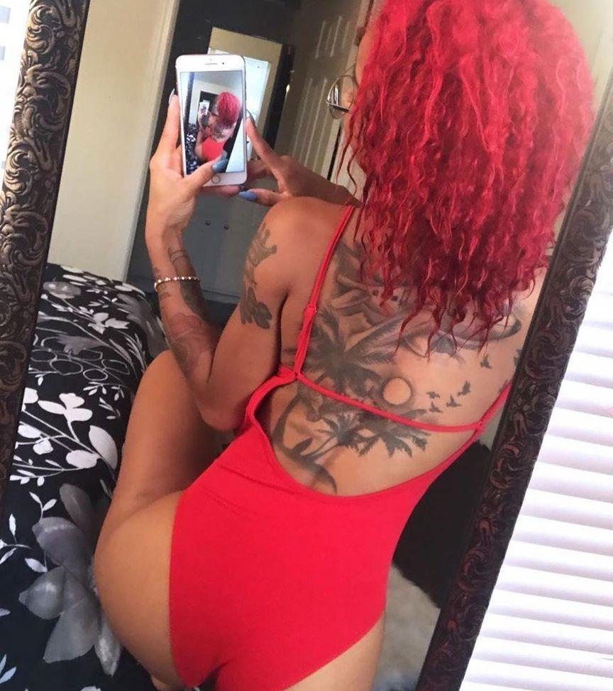 25P Rozay Molly nude