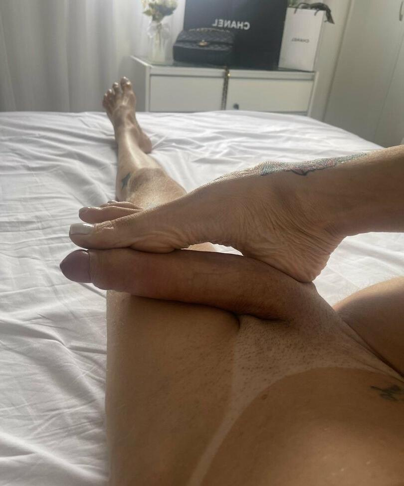 9P Fabiola Voguel nude