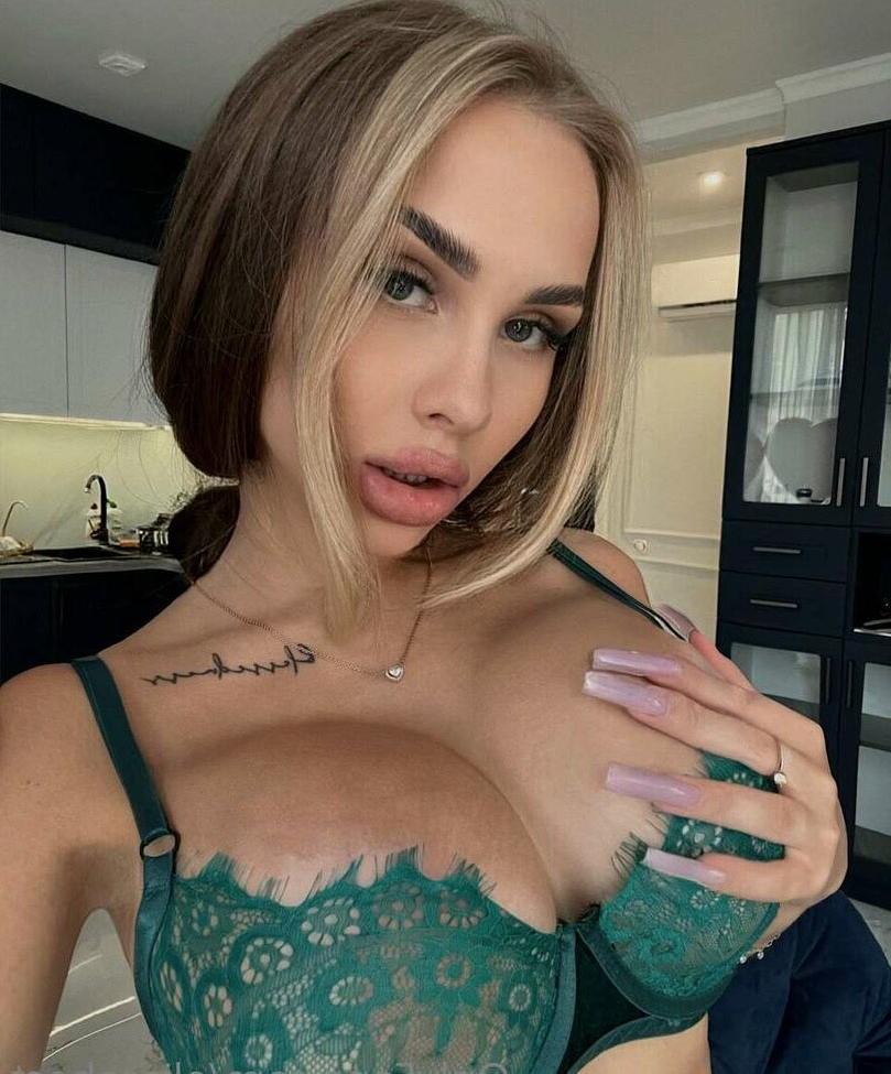25P Elissabest nude