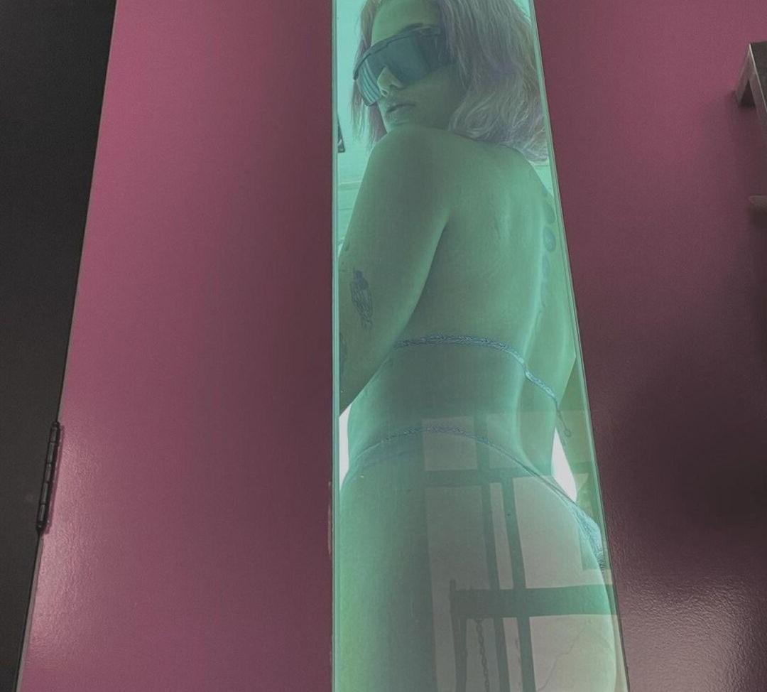 25P Azzy MC nude