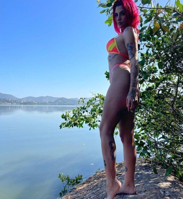 25P Azzy MC nude