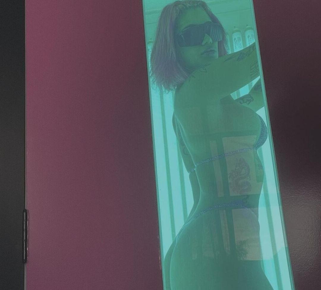 25P Azzy MC nude