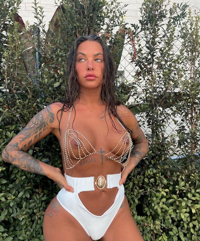 25P Michelle Svendsen nude