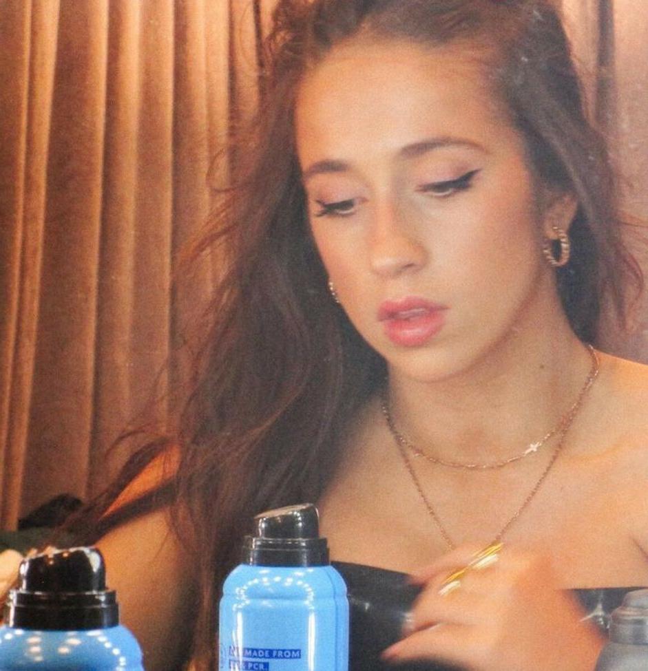 25P Tate McRae nude