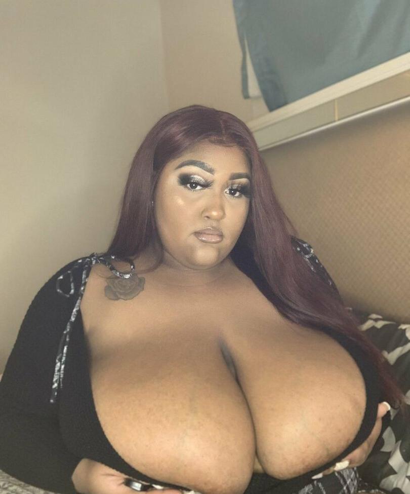15P AnyaiTheSaiyan nude
