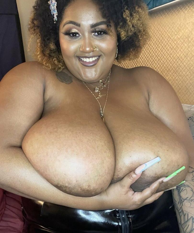 15P AnyaiTheSaiyan nude