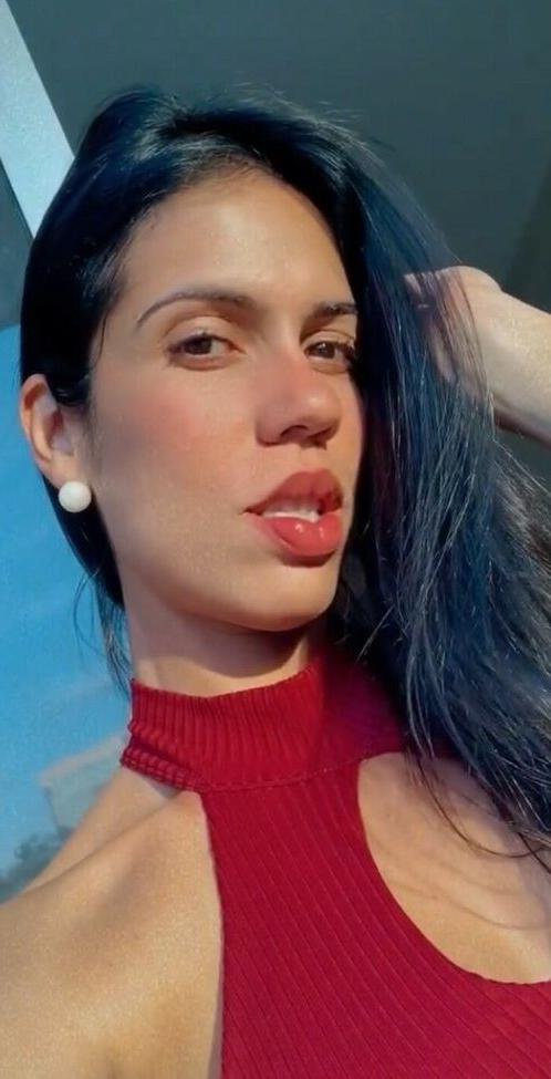 25P Milla Caldas nackt