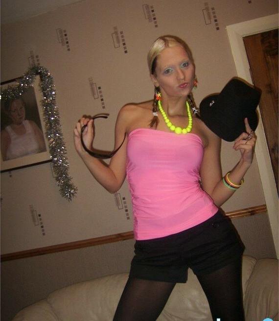 25P Kinky Kitten nude