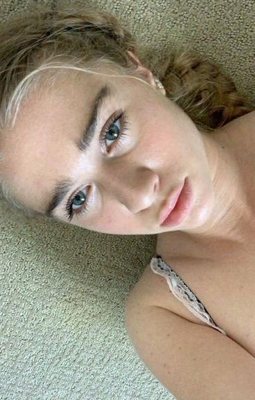 12P Goldenhoneydip nude