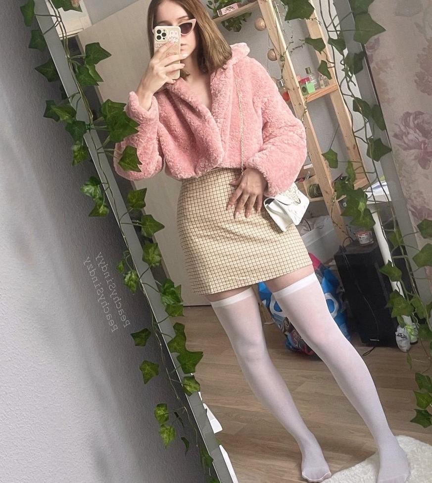 25P Peachysindy nude