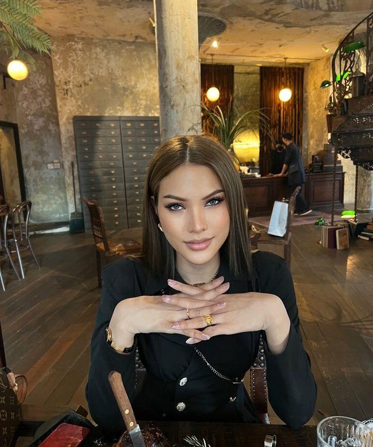 12P Ginasexyladyboy nude