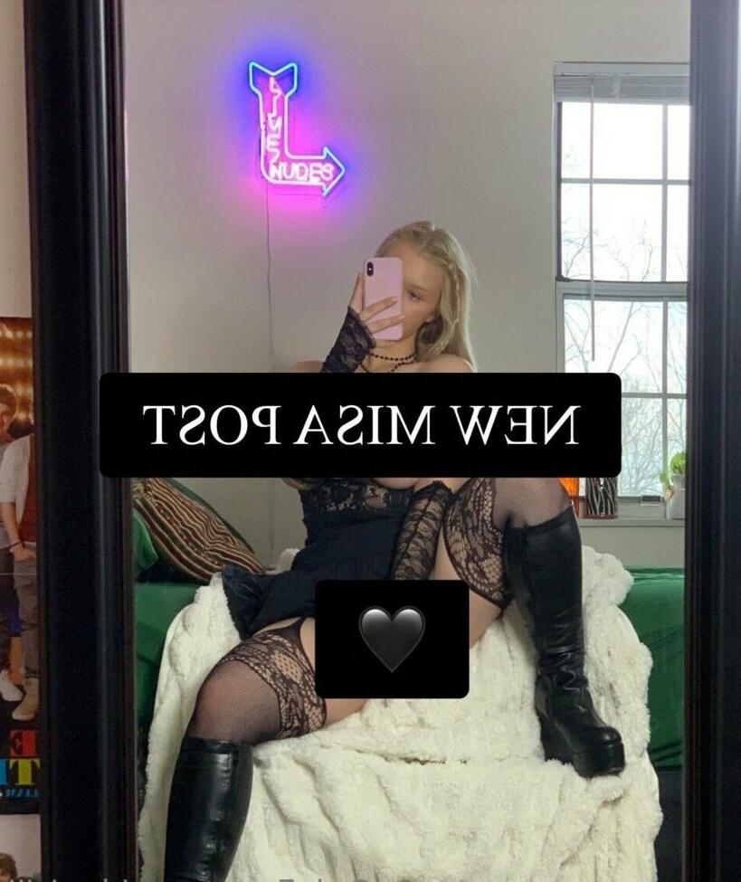 21P Daniriii nude
