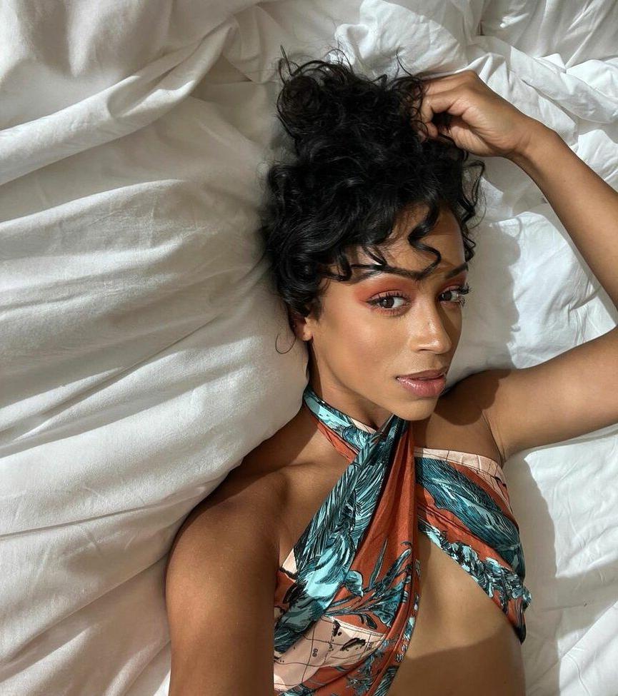 23P Liza Koshy nude