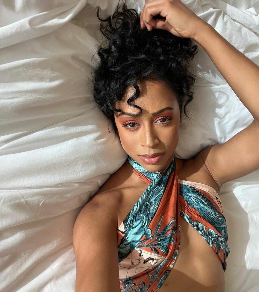23P Liza Koshy nude