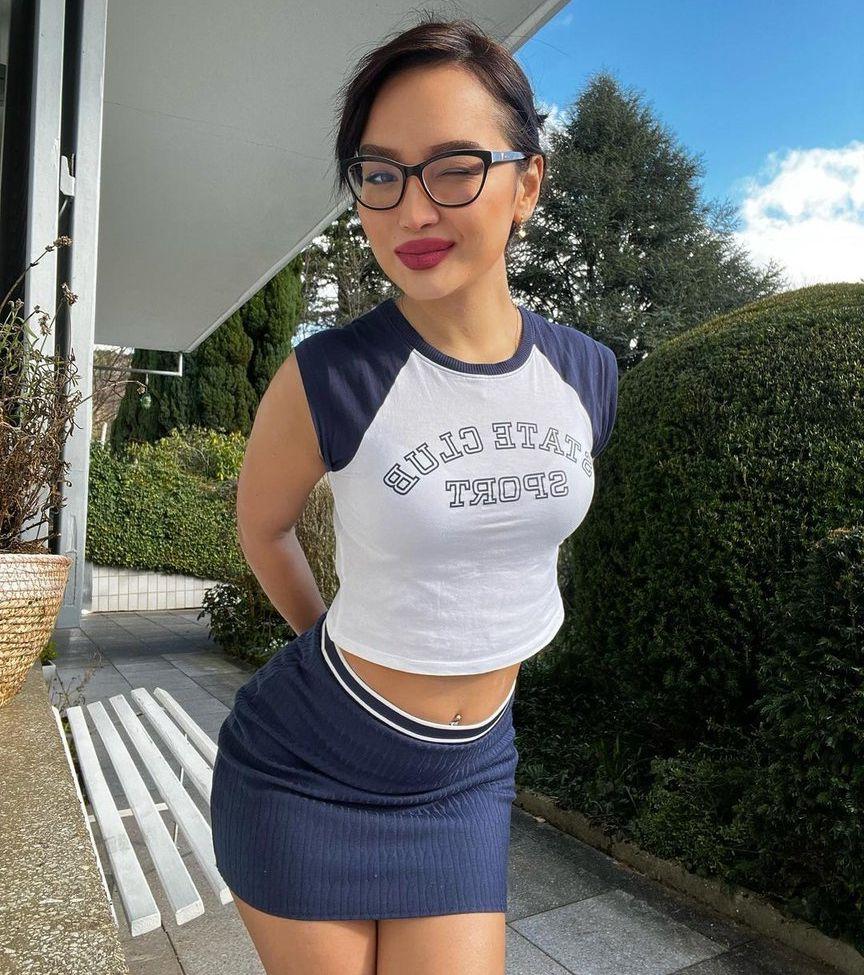 8P Tanya Chen nude