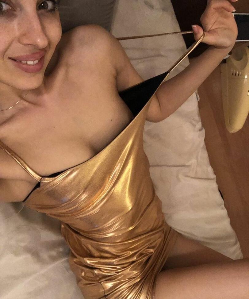 13P Elizabeth Sentbyeros nude