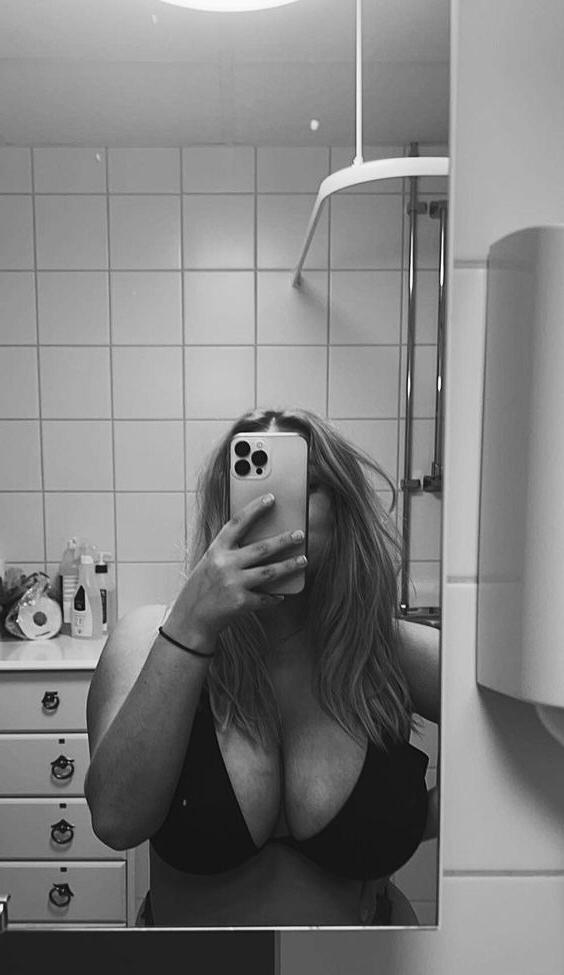 8P Elin Wilhelmsson nude