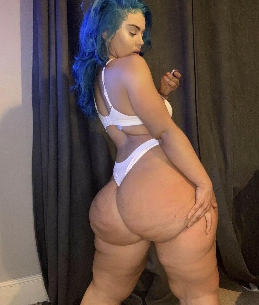 19P Esmee Dream nude