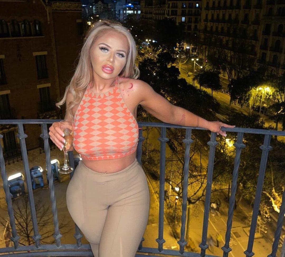 19P Esmee Dream nude
