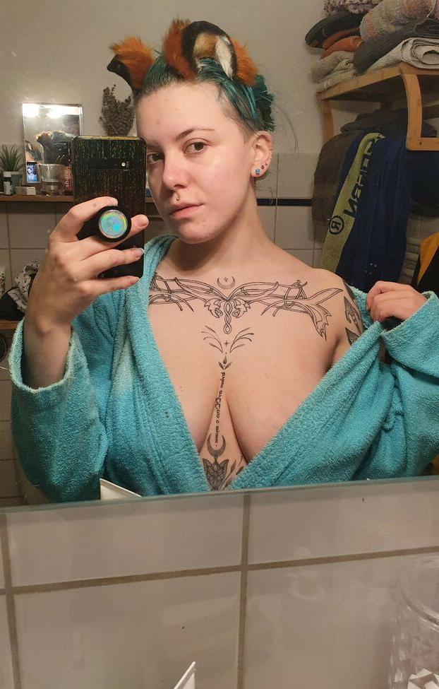 25P BobacoreCos nude