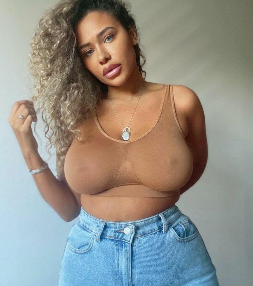15P Chanelle Mauricette nude