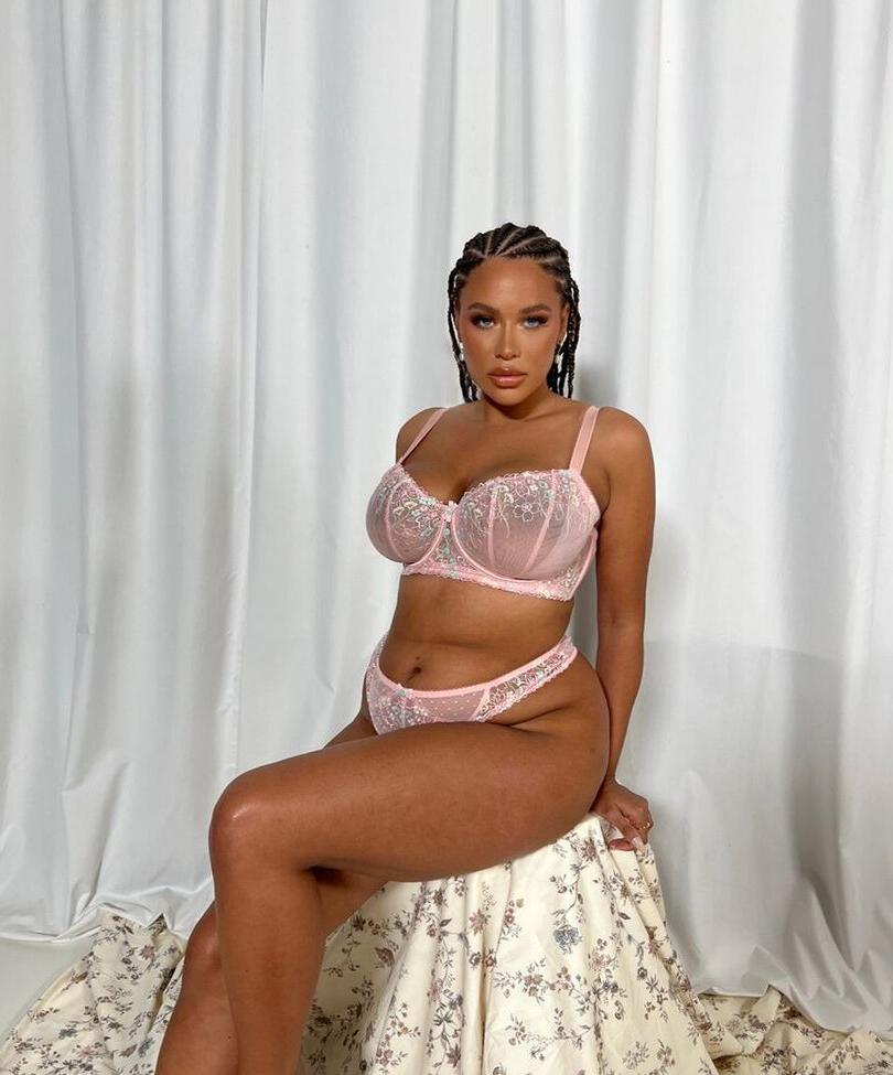 15P Chanelle Mauricette nude