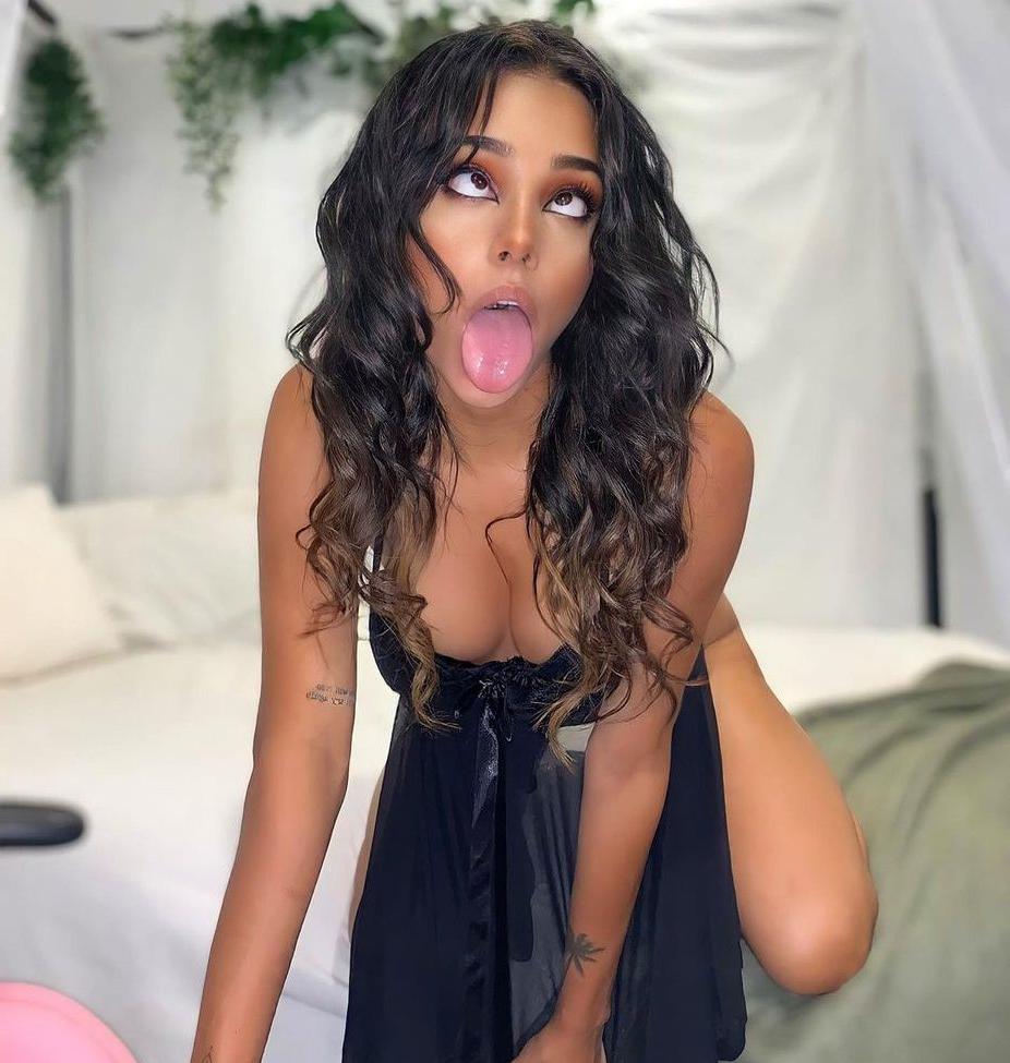 25P Angel Rhodes nude
