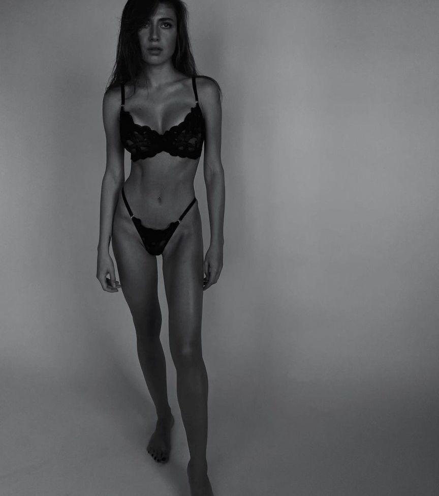 7P Annadbwck nude