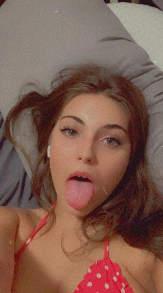 25P Zoeyrosee nude