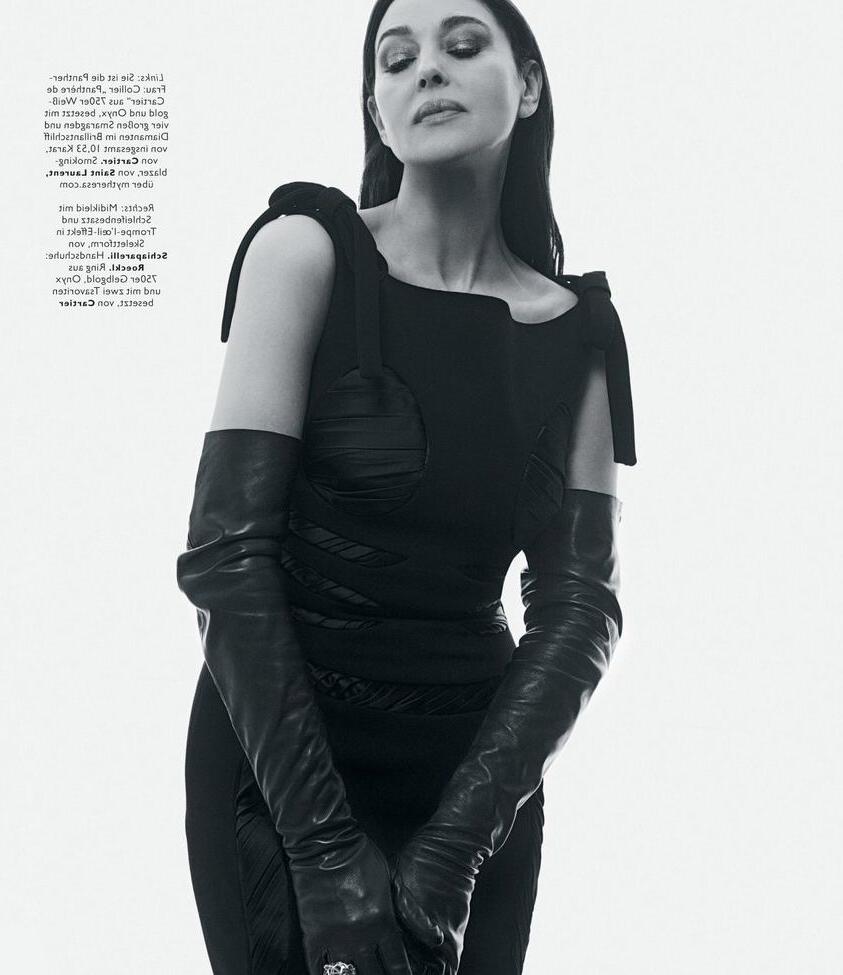 25P Monica Bellucci nude