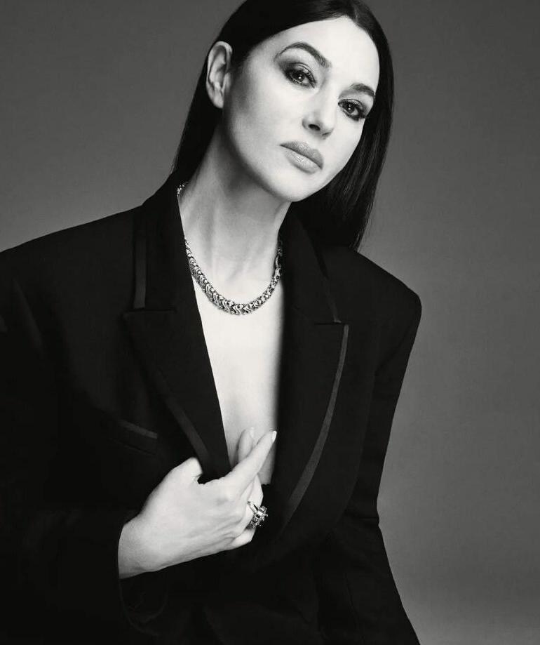 25P Monica Bellucci nude