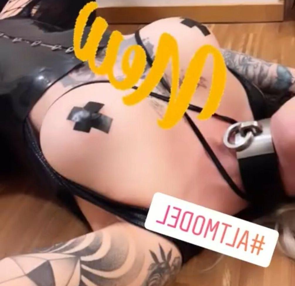 16P Frau Tagtraum nude