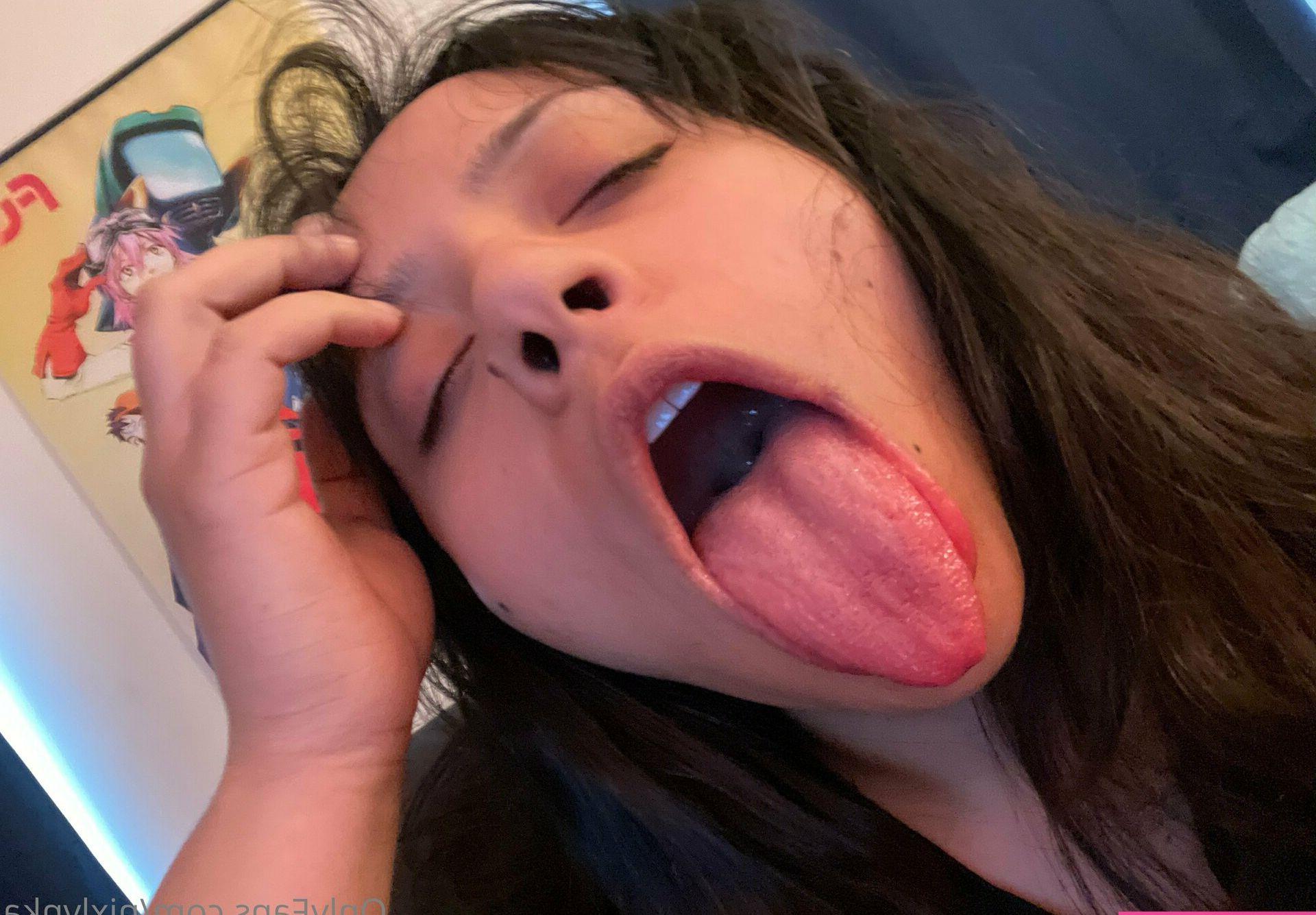 25P Nixlynka nude