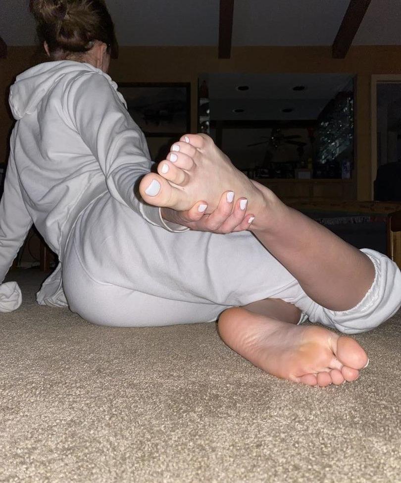 25P Pnktoes nude