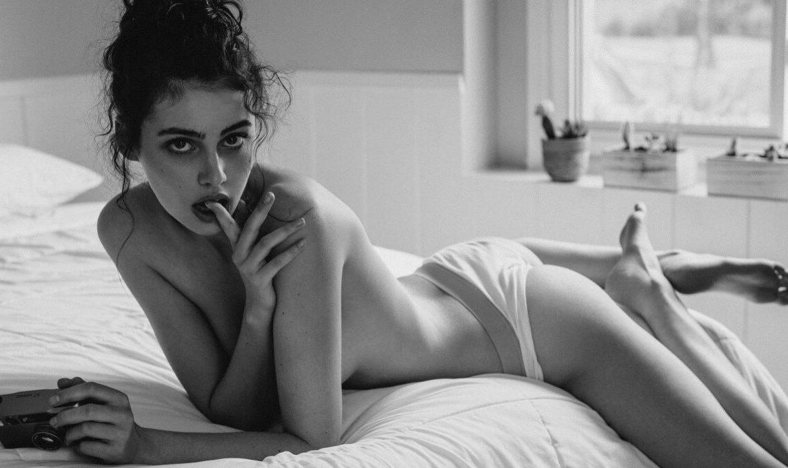 15P Sera Mann nude
